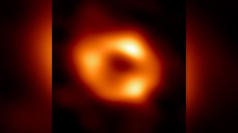 Supermassive black hole at heart of the Milky Way is approaching the cosmic speed limit_65554ccd74e0c.jpeg