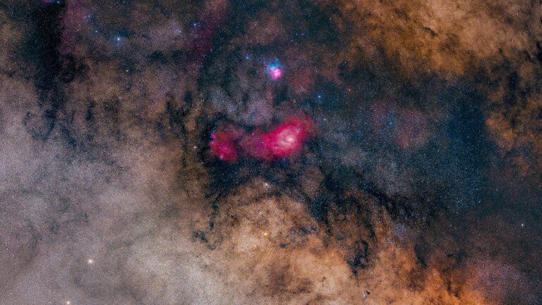 The Milky Way’s dusty galaxy heart has a super-strange glow (photo)_65568f1586991.jpeg