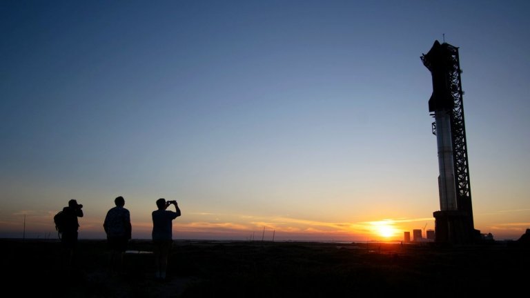 These SpaceX fans say they’ll stay after 1-day Starship launch delay to Saturday_6557bd387a08e.jpeg