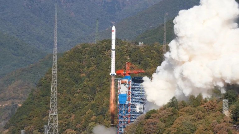 China lofts Yaogan spy satellites on 500th Long March rocket launch (video)_6578af038e08a.jpeg