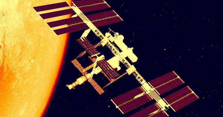 Space Station Turns 25, Just in Time to Die_657778e61df4e.jpeg