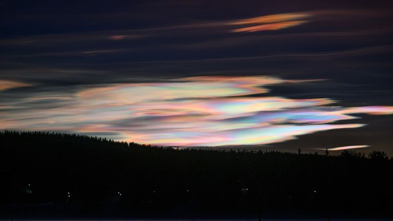 Spectacular ‘rainbow clouds’ light up northern skies in a rare skywatching treat (photos)_6584ad64d0a23.jpeg