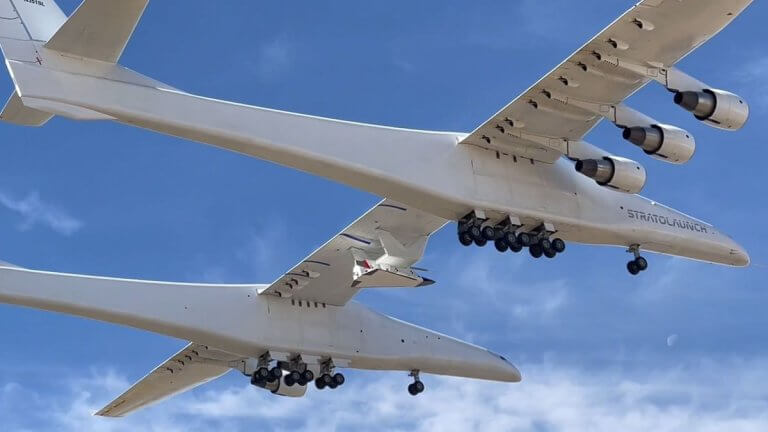 Stratolaunch’s huge Roc plane flies with fueled-up hypersonic vehicle for 1st time (photos)_656eb7f303ef5.jpeg