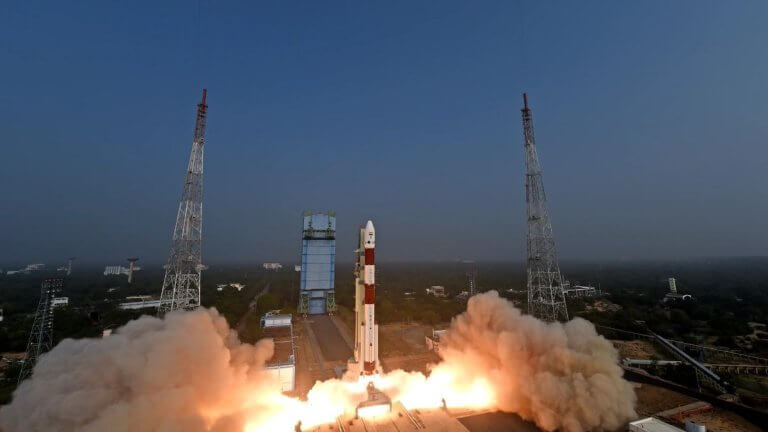 India launches X-ray satellite to study black holes, supernovas and more (video)_659738ad7747e.jpeg