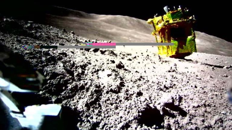 Japan’s SLIM moon lander photographed on the lunar surface — on its nose (image)_65b277ef0fce9.jpeg