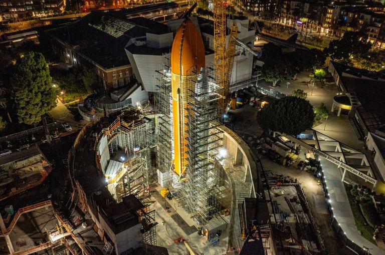 Last built-for-flight external tank lifted into place for space shuttle Endeavour exhibit_65a6f517ad3c3.jpeg