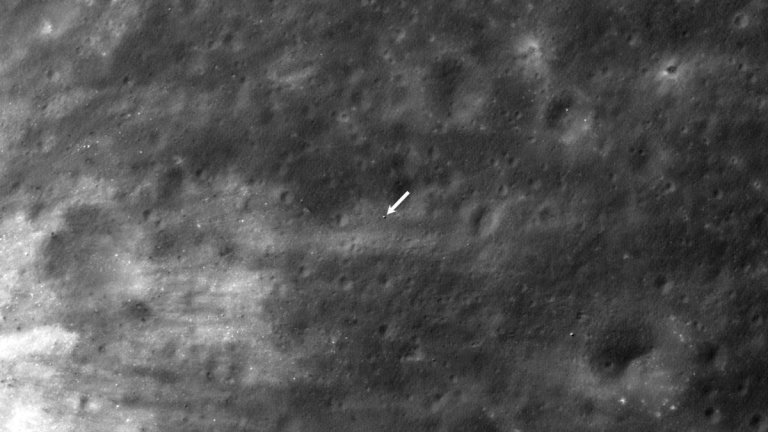 NASA orbiter spies Japan’s struggling SLIM moon lander on lunar surface (photo)_65b43db9bba3f.jpeg