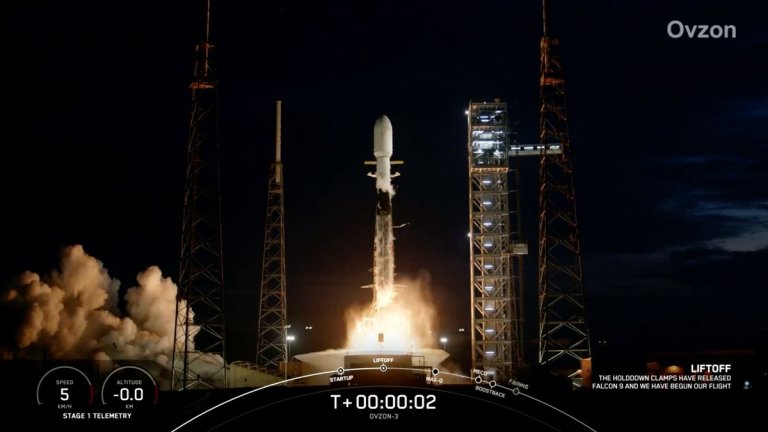 SpaceX launches Swedish internet satellite to orbit (video)_65964d16dc614.jpeg