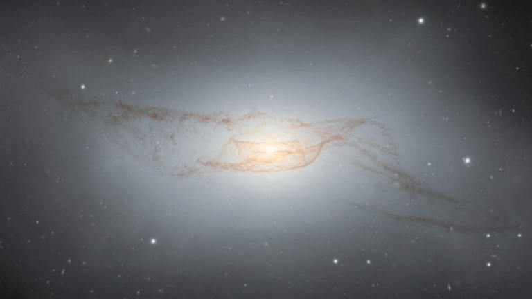 ‘Trainwreck’ galaxy reflects the aftermath of a violent galactic collision (image)_65b51ecedf12f.png