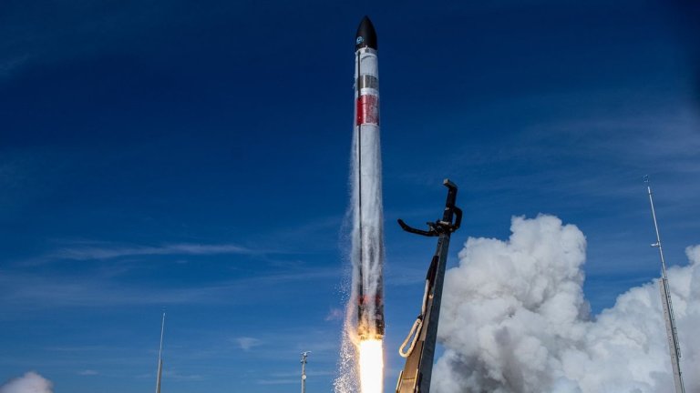 Watch Rocket Lab launch 4 private satellites, recover booster early Jan. 31_65b5ff9b73887.jpeg