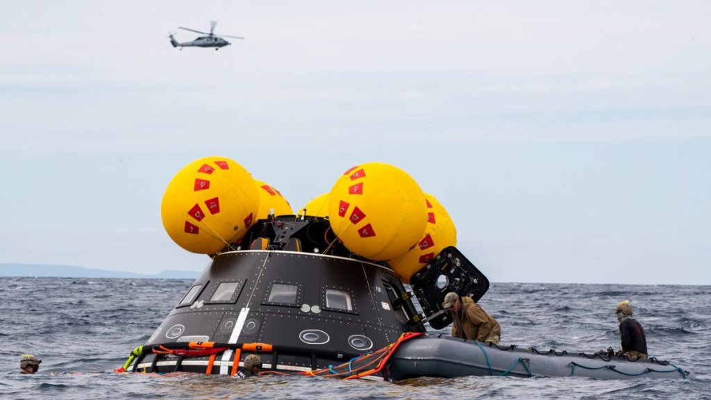 Get to the choppa! Artemis 2 moon astronauts practice splashdown with U.S. Navy (images, video)_65e0ad945746f.jpeg