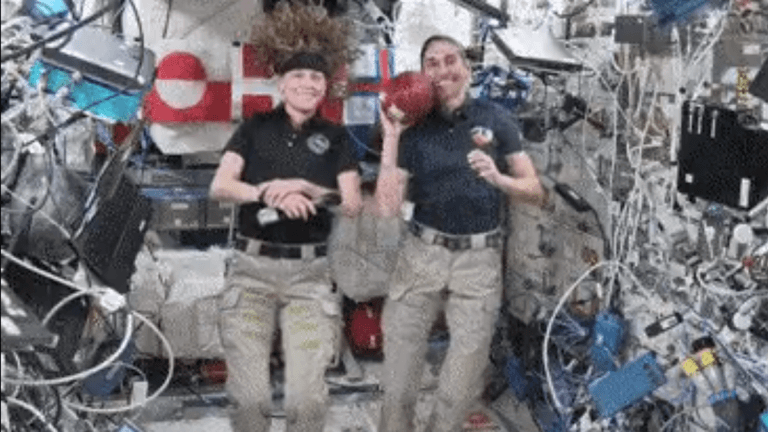 It’s good! Space station astronauts toss football in zero-g for Super Bowl 2024 (video)_65c939c06efe4.png