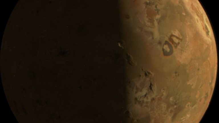 Jupiter’s volcanic moon Io looks outstanding in these close flyby photos from NASA’s Juno probe_65c2b866940c8.jpeg