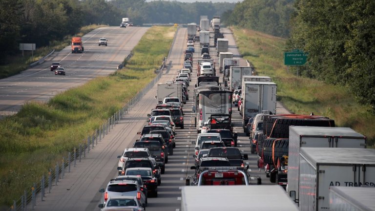 Solar eclipse jam: How to avoid getting stuck in traffic on April 8, 2024_65d0adefd30ff.jpeg