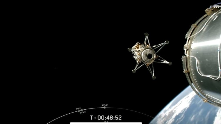 Watch SpaceX gracefully release a moon lander into space_65d11eb460854.jpeg