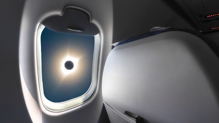 April 8 total solar eclipse boosts ticket sales for United Airlines_65e9370f352f6.jpeg