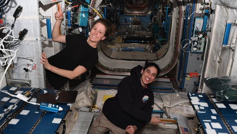 Astronauts celebrate mentorships and milestones on International Women’s Day 2024 (exclusive)_65eb363842a1d.jpeg