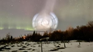 Dying SpaceX rocket creates glowing, galaxy-like spiral in the middle of the Northern Lights_65fced4a140e8.jpeg