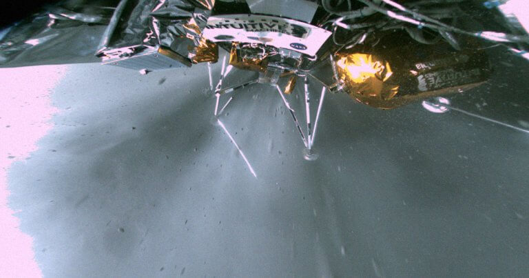 New Photos Show Catastrophic Damage to NASA’s Moon Lander_65e1fc6703e0c.jpeg