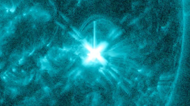 Powerful solar flare eruption from ‘sneaky’ sunspot triggers widespread radio blackouts (video)_65ef2a8b1d364.jpeg