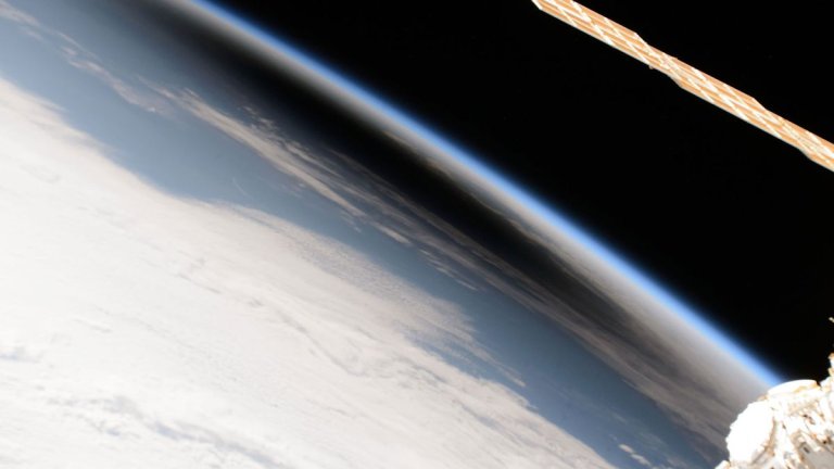 Astronauts’ photos capture April 8 solar eclipse from Earth orbit_66171375c57da.jpeg