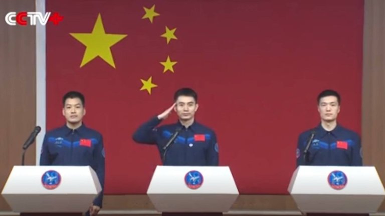 China reveals Shenzhou 18 astronauts ahead of April 25 launch to Tiangong space station (video)_66297fffa44b5.jpeg