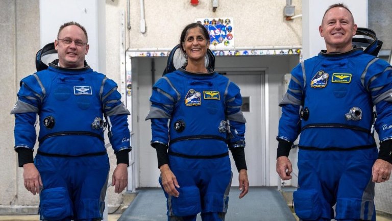 ‘I really like these suits.’ Boeing’s snazzy (and flexible) Starliner spacesuits have astronauts buzzing (exclusive)_661fe2d42bf2f.jpeg