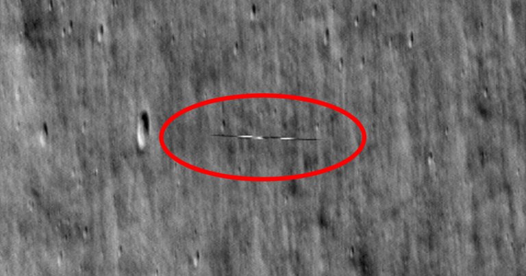 NASA Spots Object Speeding Around the Moon_66155986e7338.jpeg