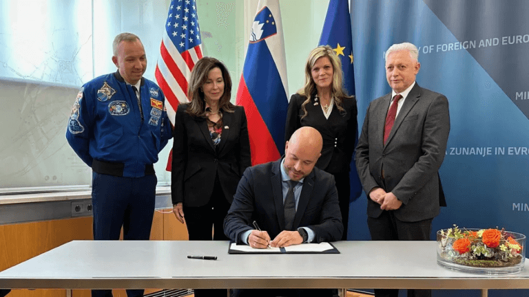 Slovenia signs NASA’s Artemis Accords for cooperative space exploration_66282e68c7765.png