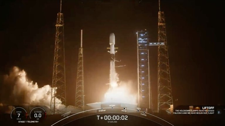 SpaceX launches 23 Starlink satellites in nighttime liftoff (photos)_66163254100b3.jpeg