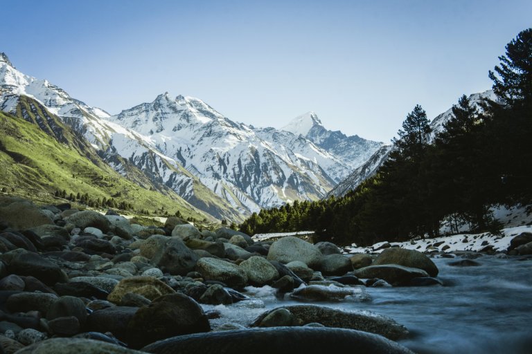 Tiny crystals capture millions of years of mountain range history: Geologist excavates the Himalayas with a microscope_6617fae814d5a.jpeg