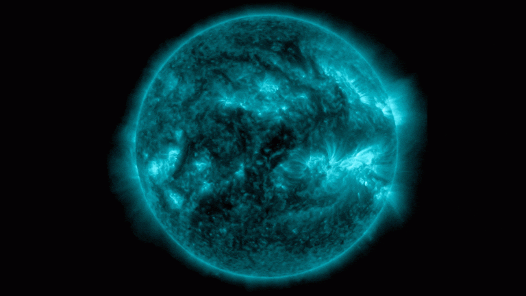 Watch 4 solar flares erupt from the sun at nearly the same time in extremely rare event (video)_66282e60bf2c5.gif