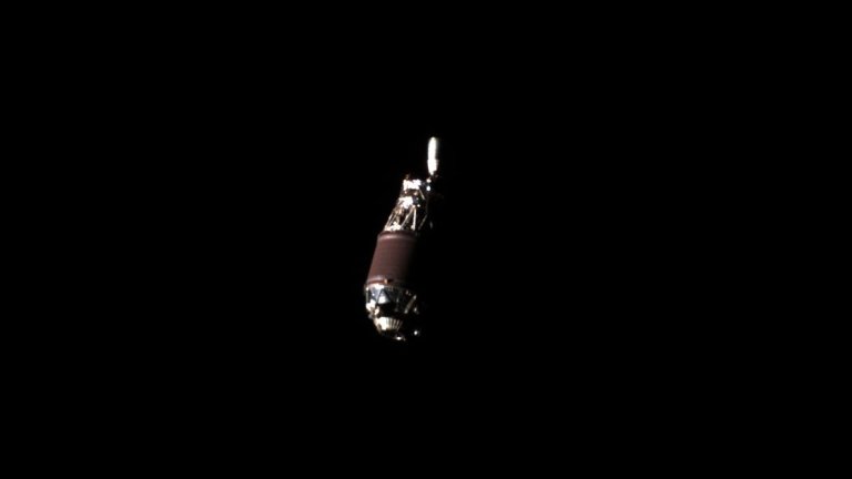 Wow! Private space-junk probe snaps historic photo of discarded rocket in orbit_662c22c40e3eb.jpeg