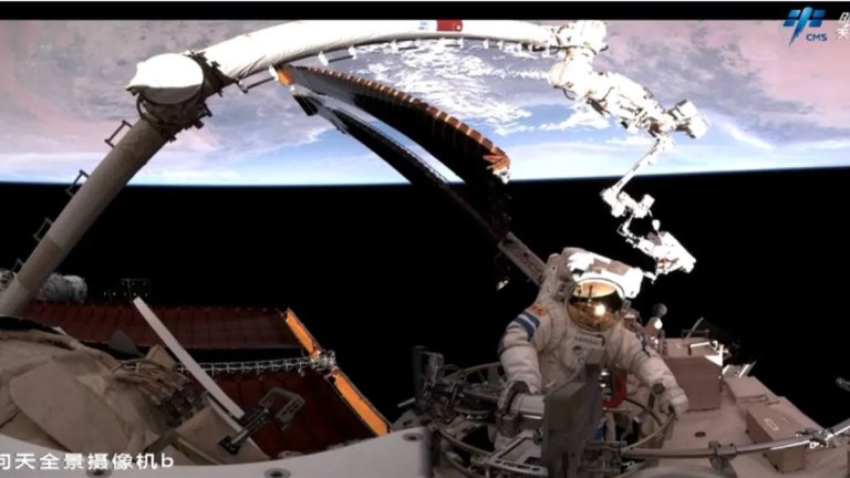 Chinese astronauts perform record-breaking spacewalk outside Tiangong space station (video)_665652e0e637d.jpeg