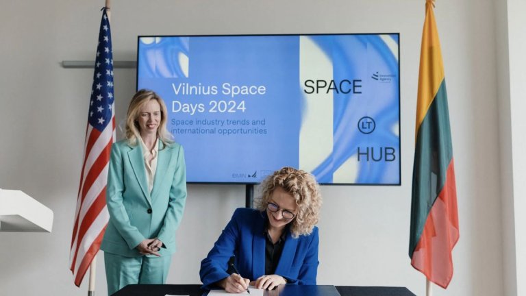 Lithuania becomes 40th nation to sign Artemis Accords for moon exploration_6646809808ea7.jpeg