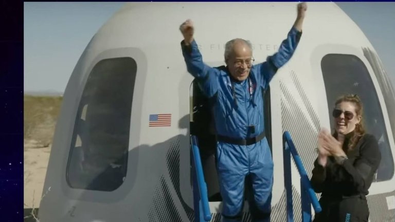 ‘This was a life-changing experience:’ 1st Black astronaut candidate exults after suborbital launch (video)_664bc6d1b5052.jpeg