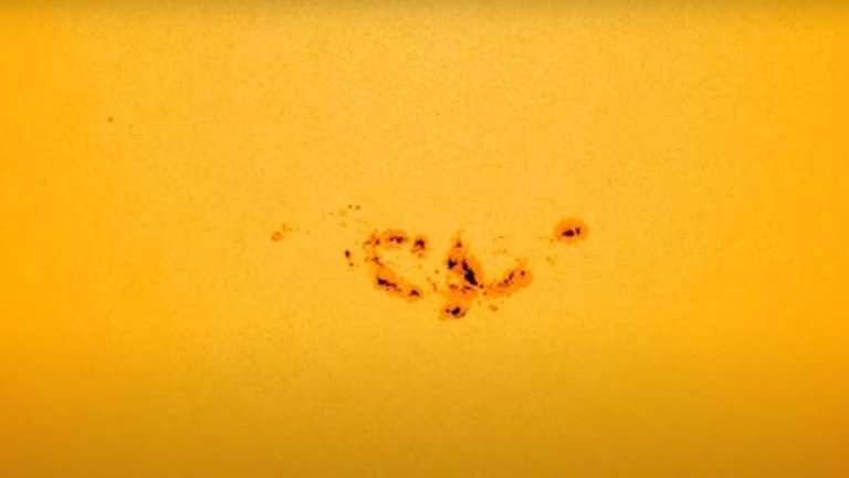 Watch monster flare-spewing sunspot grow to be 15 times wider than Earth (video)_663e97a391d27.jpeg