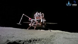 Chinese Probe Heads Back to Earth With Samples From the Moon’s Mysterious Far Side_665f4acba5f93.jpeg