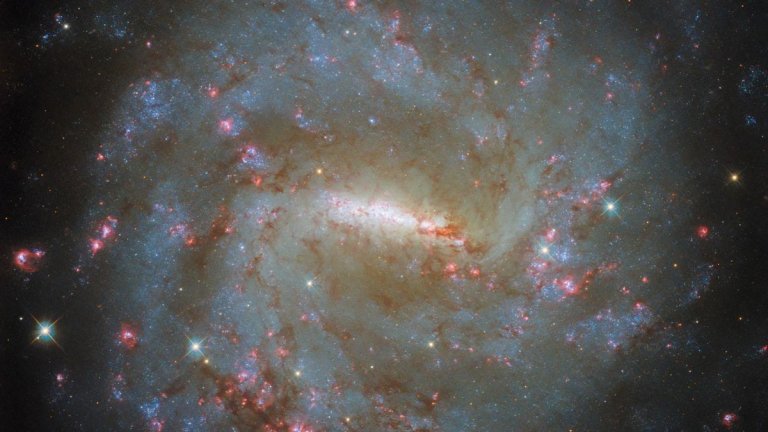 Hubble Telescope shares stunning galactic view despite recent hardware malfunction (photo)_6669b66cd87fb.jpeg