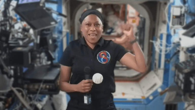 NASA astronaut gives tips to Baseball Hall of Fame from ISS (video)_667def22cffcc.png