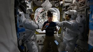 NASA reschedules ISS spacewalk after astronaut experiences ‘spacesuit discomfort’_6672100db8c7a.jpeg