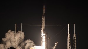 SpaceX lands Falcon 9 rocket for 300th time (video)_6664f88889352.jpeg