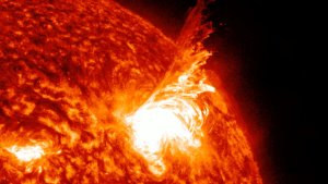 Sun unleashes giant plasma plume and reels it back in apparent ‘failed eruption’ (video)_665f1ca689400.jpeg