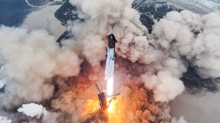 Watch SpaceX’s Starship booster ace its splashdown for the first time_666b5e49da3ed.jpeg