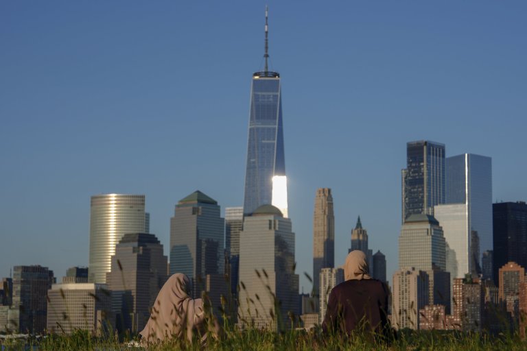 A meteor streaked over the NYC skyline before disintegrating over New Jersey_66992dd9b813c.jpeg