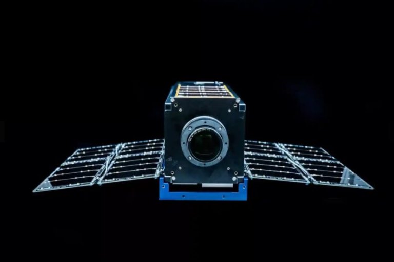 Bodyguards, Hunter-Killers and More: Analysts Envision New, Expanded Roles for Small Satellites_66a3bd2a35aed.jpeg