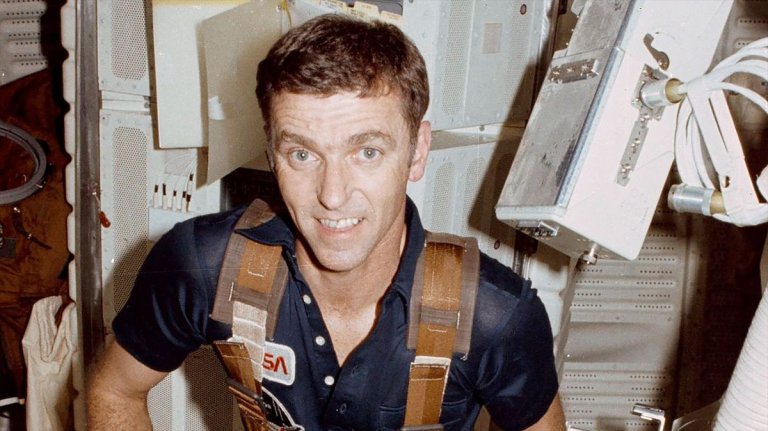 Joe Engle, X-15 rocket plane and space shuttle astronaut, dies at 91_668ff36723257.jpeg