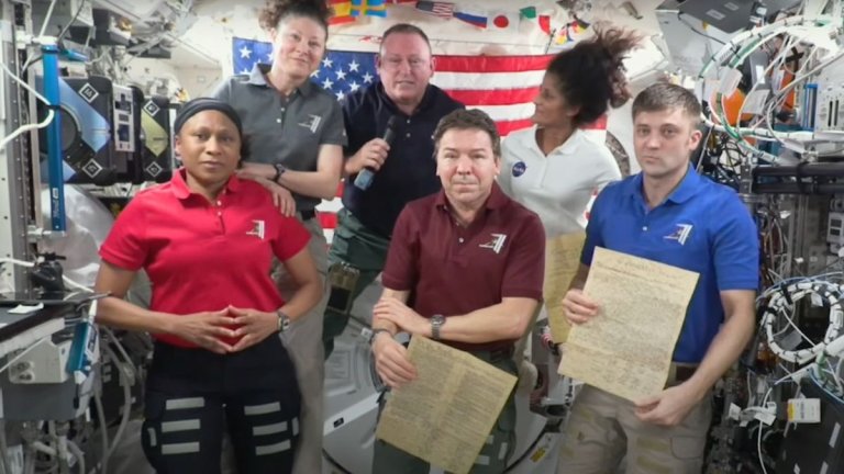 NASA astronauts send Fourth of July message to Earth from ISS (video)_6686b8fceeb50.jpeg