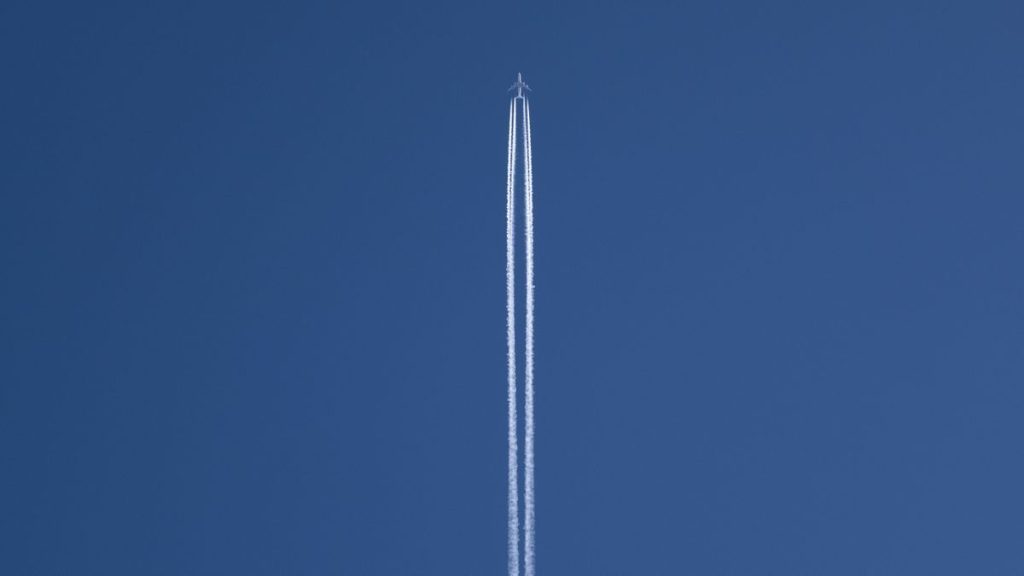 Airplane contrails are a tricky, and surprising, contributor to global warming_66bbe59873116.jpeg