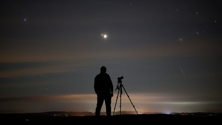 Astrophotographers capture rare Jupiter and Mars encounter (photos)_66bfda0195921.jpeg